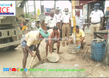 போக்குவரத்து காவலர்கள் சாலைகளில் சிக்னல் கம்பங்கள் வைத்து பாதுகாப்பு நடவடிக்கை