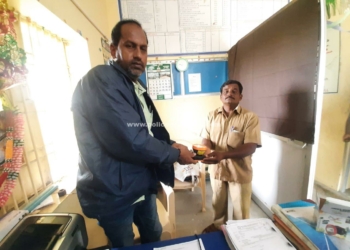 நியூஸ் மீடியா அசோசியேஷன் ஆப் இந்தியா ஒளிபரப்பு பிரிவு மாநில தலைவர் சார்பாக மின்சார ஊழியர்களுக்கு டார்ச் லைட் விநியோகம்