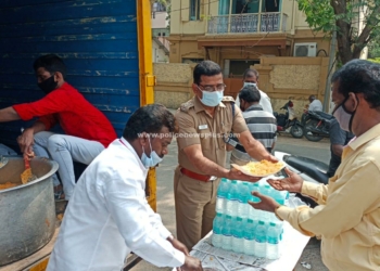 போலீஸ் நியூஸ்+ சார்பாக எழும்பூர் பகுதிகளில் 600 ஆதரவற்றோருக்கு AC ரகுபதி தலைமையில் உணவு வழங்கல் நிகழ்ச்சி