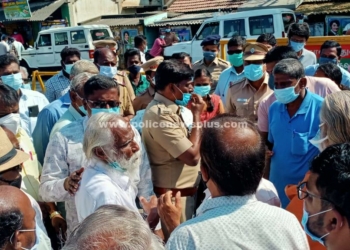 போராட்டத்தை சுமுகமாக முடித்து வைத்த டி.எஸ்.பி விஜயகுமார்