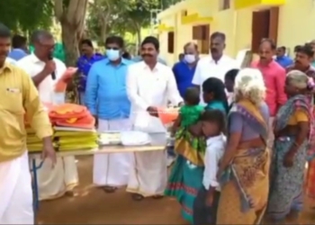 காவல்துறையினர் தங்கள் குடும்பத்தினருடன்  உற்சாக கொண்டாட்டம்