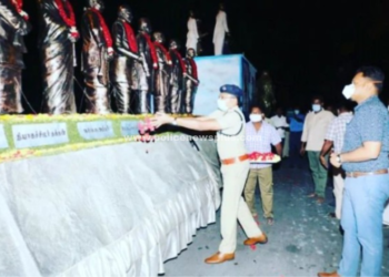 போராடிய தியாகிகள் அலங்கார ஊர்தியை செங்கல்பட்டு மாவட்ட காவல் கண்காணிப்பாளர் திரு.P.அரவிந்தன் IPS அவர்கள் மலர்தூவி வரவேற்றார்…