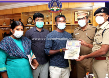 22 சென்ட் நிலத்தை மீட்க காரணமாக இருந்த நில அபகரிப்பு தடுப்பு சிறப்பு பிரிவு காவல்துறையினர்.