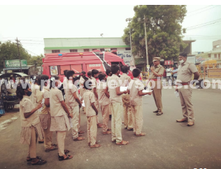 விழிப்புணர்வு நிகழ்ச்சியில் காவல் ஆய்வாளர்