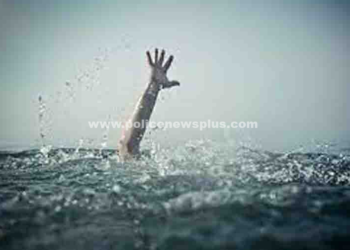 கொடிவேரி பகுதியில் ஆற்றில் மூழ்கி, கல்லூரி மாணவர் பலி்