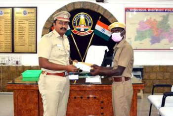 காவலருக்கு சேம நலநிதி வழங்கிய, காவல் கண்காணிப்பாளர்!