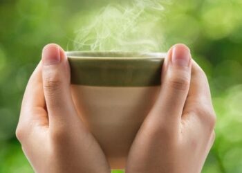 காலை எழுந்தவுடன் இதை செய்தால், இவ்வளவு நன்மைகளா!