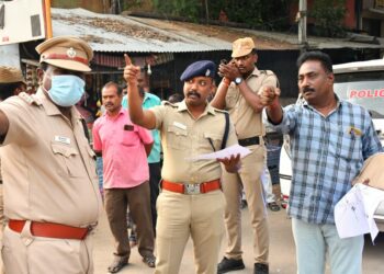 சிலைகள் ஊர்வலம் செல்லும் சாலைகள் ஆய்வு, காவல் கண்காணிப்பாளர்!