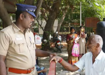 மக்கள் குறைதீர்கூட்டம், அதிகாரிகள் முன்பு பெட்ரோல் கேனை வைத்த முதியவர்!