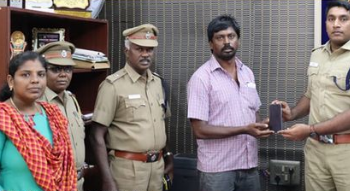 காவல் துறையினரின் துரித நடவடிக்கையால்,7 லட்சம் மதிப்பிலான 62 செல்போன்கள் மீட்பு!