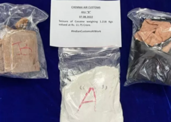 மறைத்து வைத்திருந்தரூ.11 கோடி போதைபொருட்கள், வெளிநாட்டுபெண் கைது!