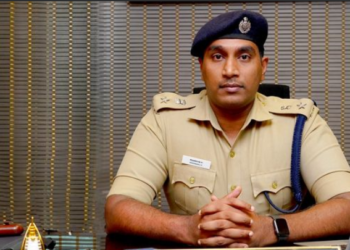 காவல்துறையால் ஏற்பாடுசெய்யபட்ட, ஒற்றுமை மேம்பாலம்!