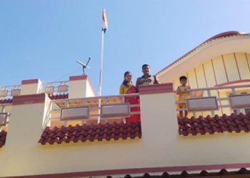 காவல் கண்காணிப்பாளர் இல்லத்தில், தேசிய கொடி ஏற்றி மரியாதை!