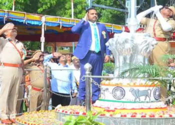 சுதந்திர தினழாவில், 179 அரசு அலுவலர்களுக்குசான்றிதழ்!