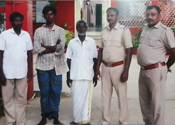 பொதுமக்களை அச்சுறுத்திய நபர், குடும்பத்தாரிடம் ஒபபடைத்த காவல்துறையினர்!