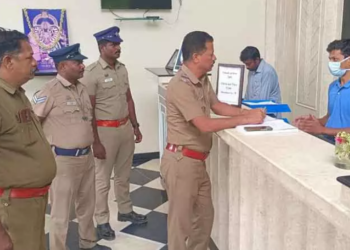 தங்கும் விடுதியில், காவல்துறையினரின் அதிரடி!
