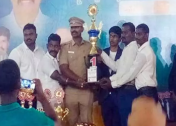 மாவட்ட அளவிலான சிலம்ப போட்டி  ,பரிசுகளை வழங்கிய காவல்துறையினர்!