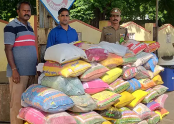 ரெயில் நிலையத்தில், 1500 கிலோ ரேஷன் பறிமுதல்!