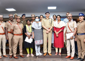 பணம் பறித்து மோசடி செய்த 4 நபர்கள் கைது, காவல் ஆணையாளர் பாராட்டு!