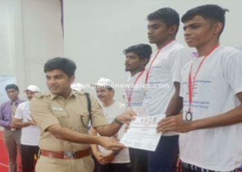 மருத்துவக் கல்லூரி, மாணவர்களை கௌரவித்த S.P