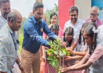 விருதுநகர் பள்ளி வளாகத்தில் மாவட்ட ஆட்சியர்!