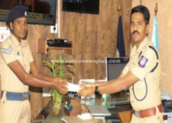 பெண் காவலரின் நற்செயலை பாராட்டிய எஸ்.பி