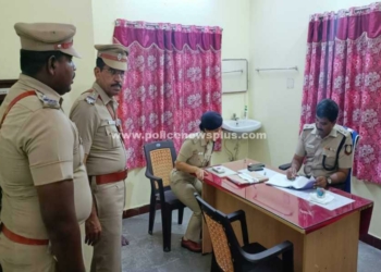 மாவட்ட காவல் கண்காணிப்பாளர் ஆய்வு செய்து காவலர்களுக்கு அறிவுரை