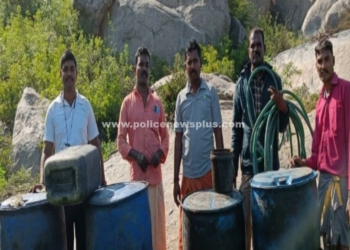 மலைப்பகுதியில் 800 லிட்டர் சாராய ஊறல் அழிப்பு!
