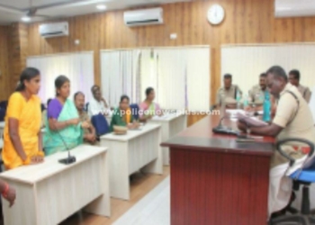 மக்களிடம் நேரடியாக S.P