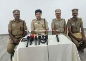 மேலாளர்கள் மற்றும் செய்தியாளர்களுடன் காவல் கண்காணிப்பாளர்