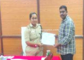 காவலருக்கு நற்சான்று வழங்கிய S.P