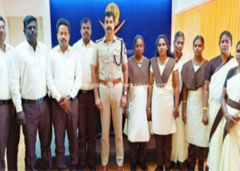 பணி நியமனம் செய்யப்பட்டவர்களுக்கு சீருடை வழங்கிய S.P