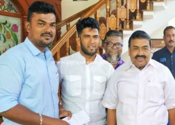 பெரிய ஊரணி சீரமைப்பதற்காக கோரிக்கை மனு