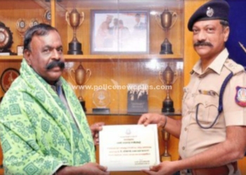 பணி பாராட்டு சான்றிதழ் வழங்கிய S.P