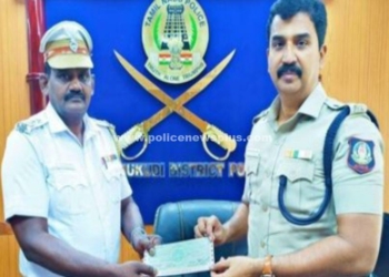 கல்வி உதவித் தொகை வழங்கிய காவல் கண்காணிப்பாளர்