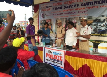 சென்னை பெசன்ட் நகரில் தலைக்கவசம் வழங்கி சாலை பாதுகாப்பு விழிப்புணர்வு நிகழ்ச்சி, ஏராளமானோர் பங்கேற்பு…!