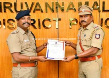 காவல்துறையினரை கௌரவித்த காவல் கண்காணிப்பாளர்