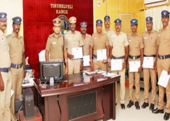 காவல்துறையினரை கௌரவித்த காவல்துறை துணைத் தலைவர்