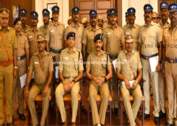 மதுரை காவலர்களுக்கு  ரூ.1 இலட்சம் வெகுமதி வழங்கி பாராட்டிய டிஜிபி