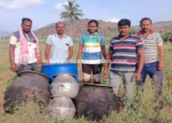 காட்டுப்பகுதில் சுமார் 6250 லிட்டர் கள்ளச்சாராயம் அழிப்பு