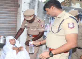 சாலை விபத்தில் கைக்குழந்தையுடன் சிக்கிய பெண்ணை மீட்ட காவல்துறையினர்