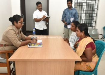 பொதுமக்களிடம் நேரடியாக குறைகளை கேட்டறிந்த S.P