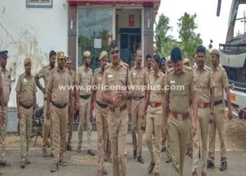 தங்கும் விடுதிகளில் காவல்துறையினர் அதிரடி ஆய்வு