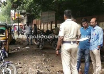 மருத்துவமனை முன்பு கால்வாயில் 8 மாத பெண் சிசு சடலம்