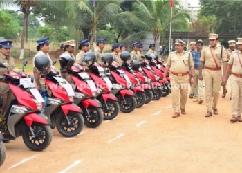 காவல்துறையினரின் வாகனங்களை எஸ்.பி ஆய்வு