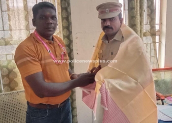 காவலர்கள் தின முன்னிட்டு காவல் ஆய்வாளர் அவர்களுக்கு பொன்னாடை