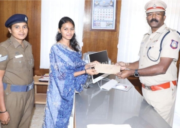 குழந்தைகளுக்கு ஊக்கத்தொகை வழங்கும் நிகழ்ச்சி