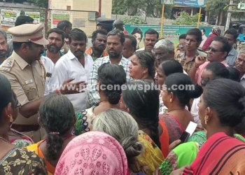 மதுரையில் பெண்கள் சாலை மறியல்