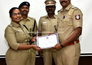 சிறப்பாக பணிபுரிந்த காவலர்களுக்கு S.P சான்றிதழ்