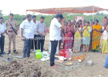 மீஞ்சூரில் சமுதாய கட்டிடம் கட்ட பூமி பூஜை